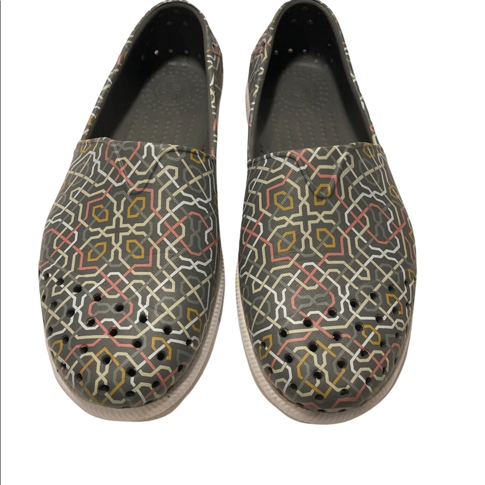 Native vented soft walk comfy shoes summer spring beach vacation Ladies size 6